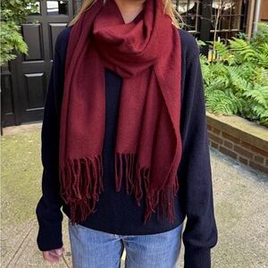 Brandy Melville Scarf